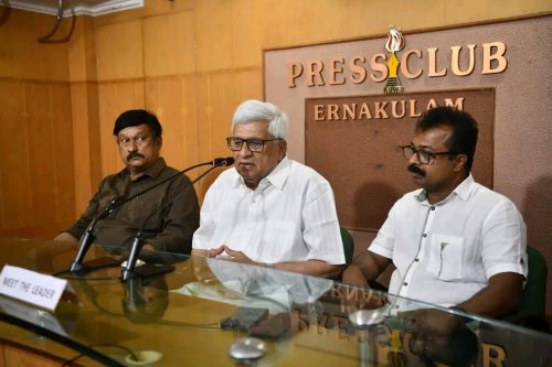 എറണാകുളം പ്രസ് ക്ലബിൻ്റെ മീറ്റ് ദ് ലീഡർ പരിപാടിയിൽ സിപിഎം നേതാവ് പ്രകാശ് കാരാട്ട്